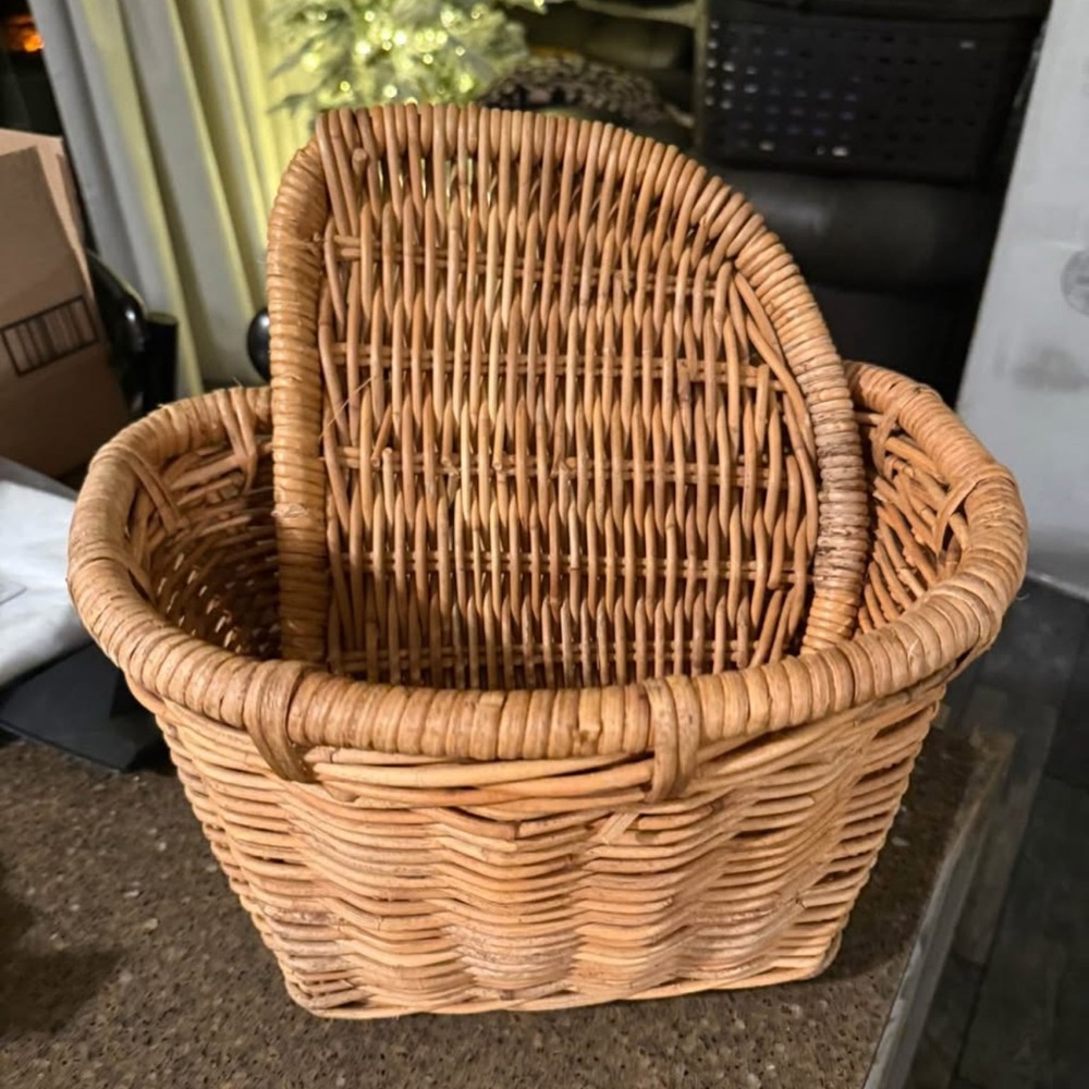 Vintage wicker bicycle basket with lid